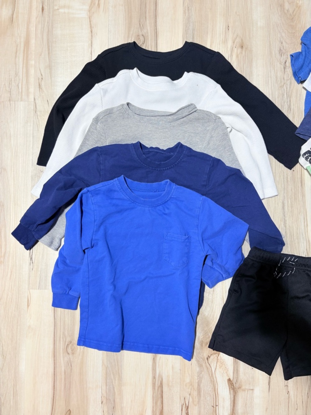 Lot of 3T Boys Clothes - Picture 2 of 3